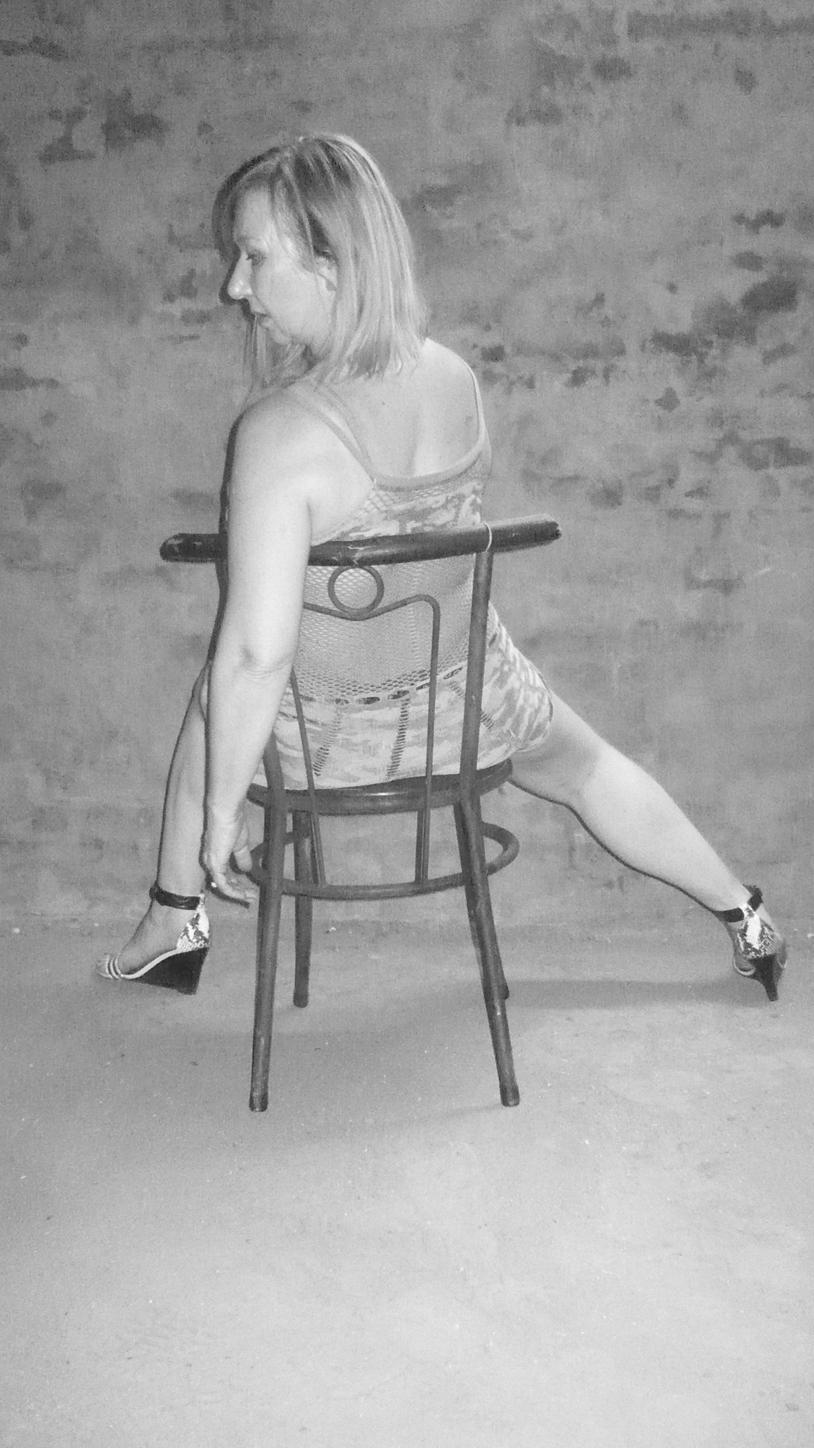 Isa Hôtesse : Modèle artistique féminin en vogue dans l'univers du glamour et du osé "made in France", à votre service pour tous vos projets artistiques très glamour www.isahotesse.business.blog #ModèleArtistique #Modèle #Glamour #Femme #Sexy #Osée